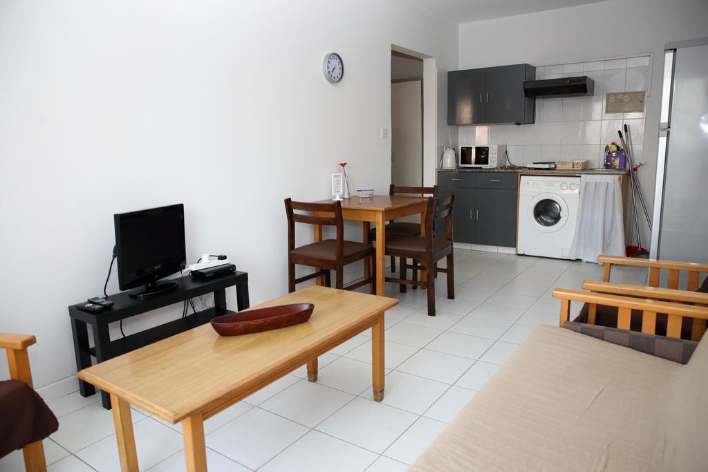 Alora Apartments Larnaca Bagian luar foto
