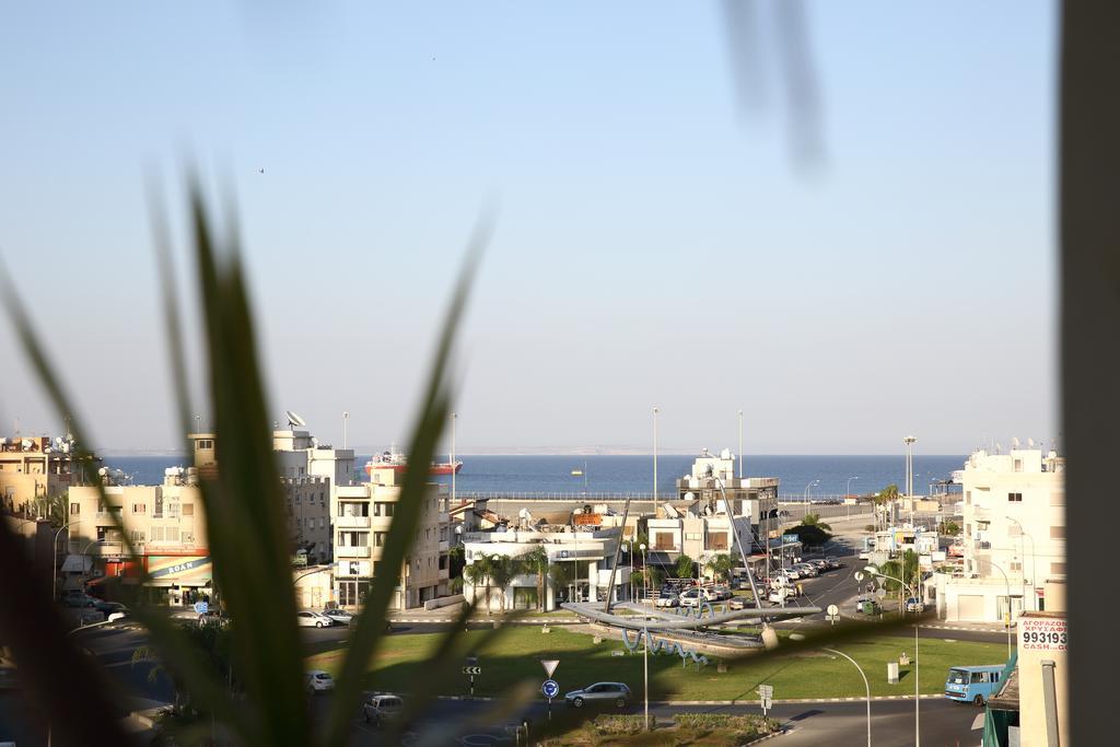 Alora Apartments Larnaca Bagian luar foto