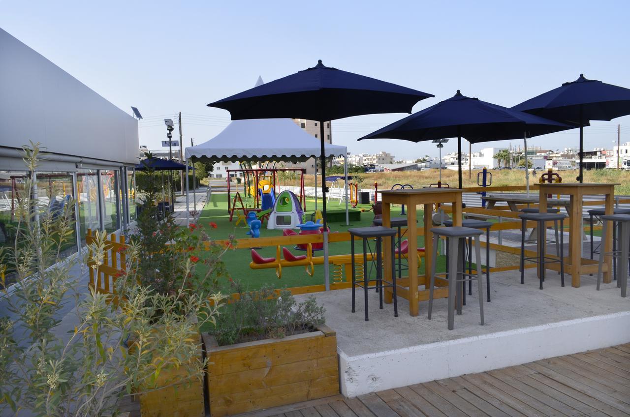 Alora Apartments Larnaca Bagian luar foto