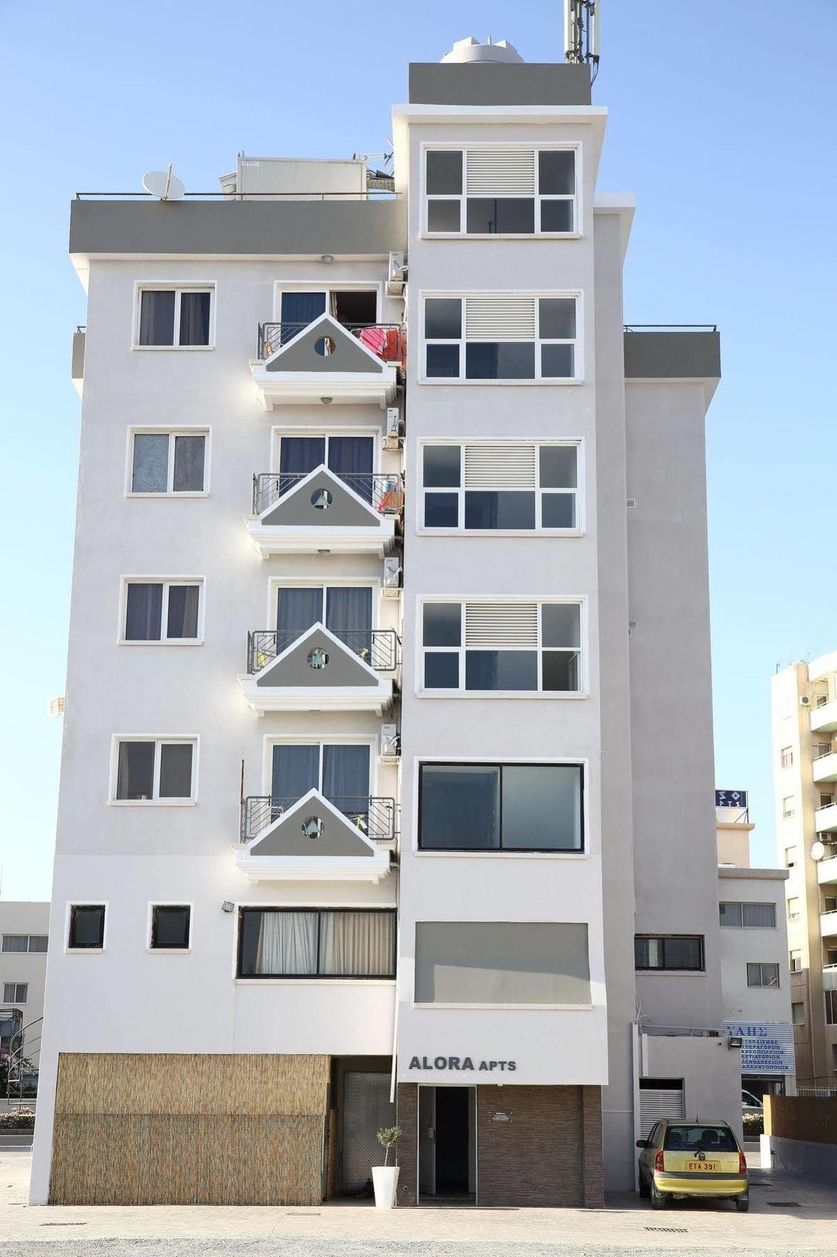 Alora Apartments Larnaca Bagian luar foto