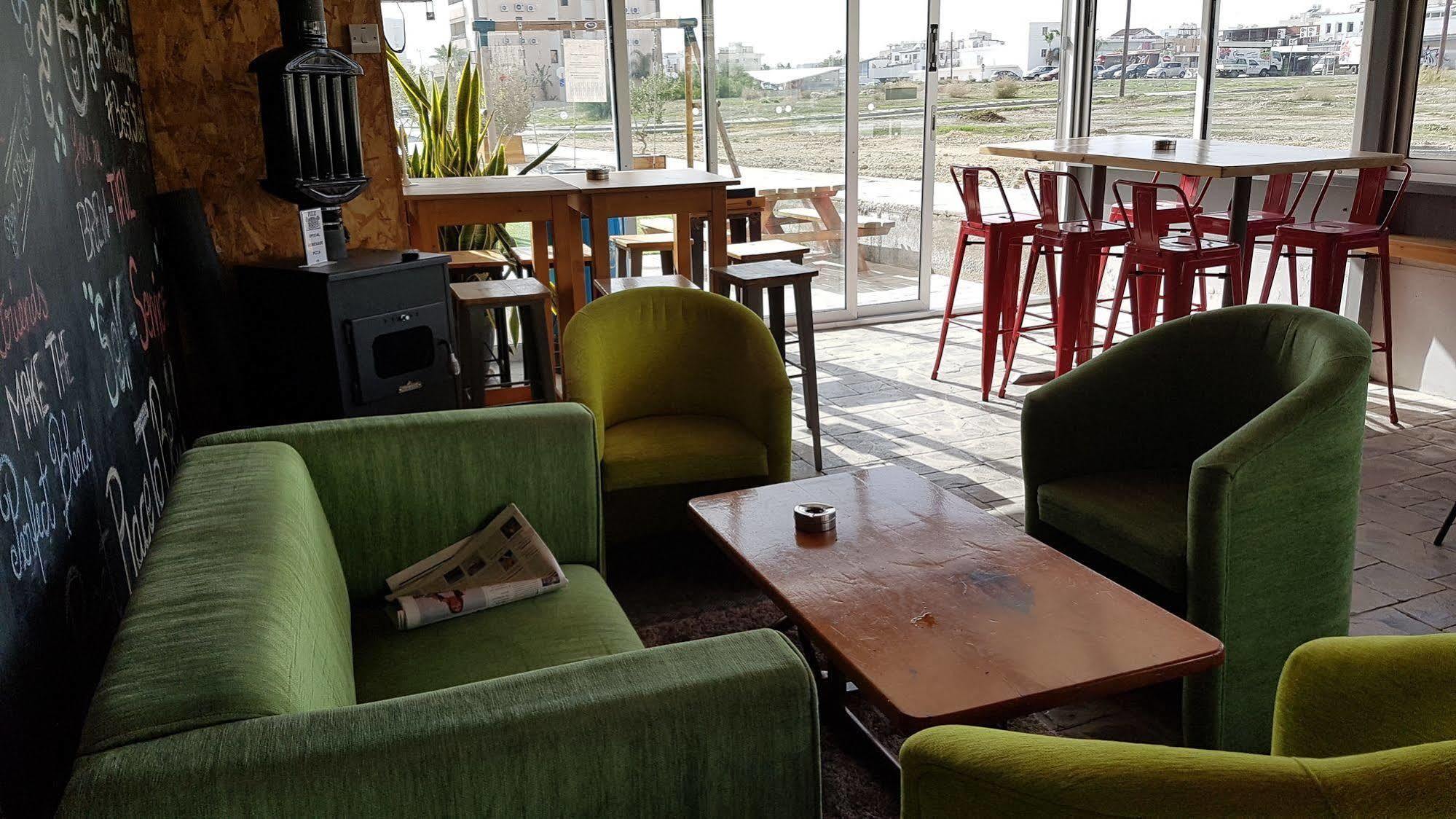 Alora Apartments Larnaca Bagian luar foto