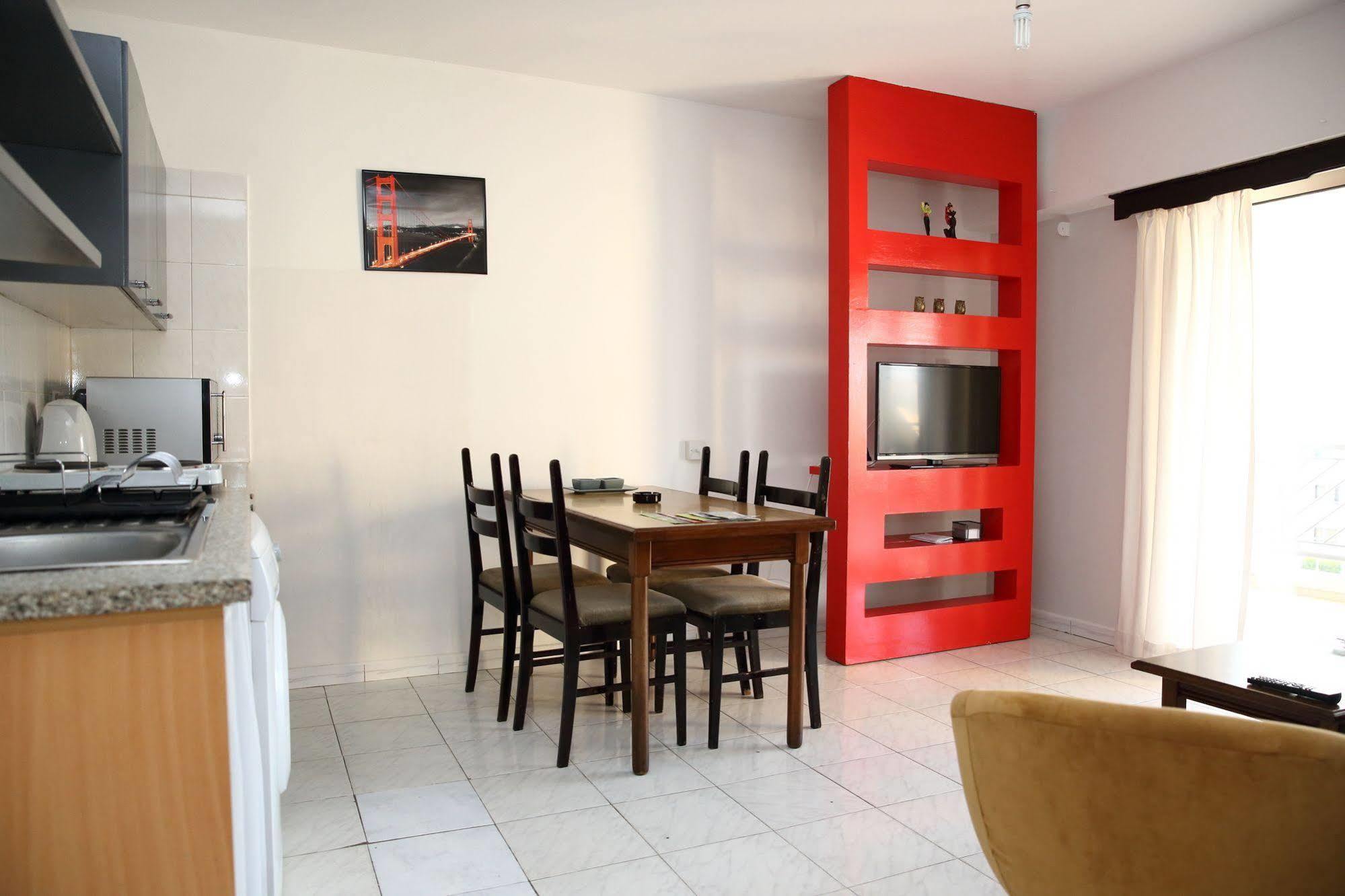 Alora Apartments Larnaca Bagian luar foto