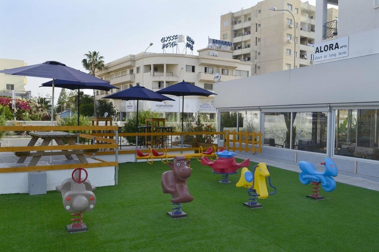 Alora Apartments Larnaca Bagian luar foto